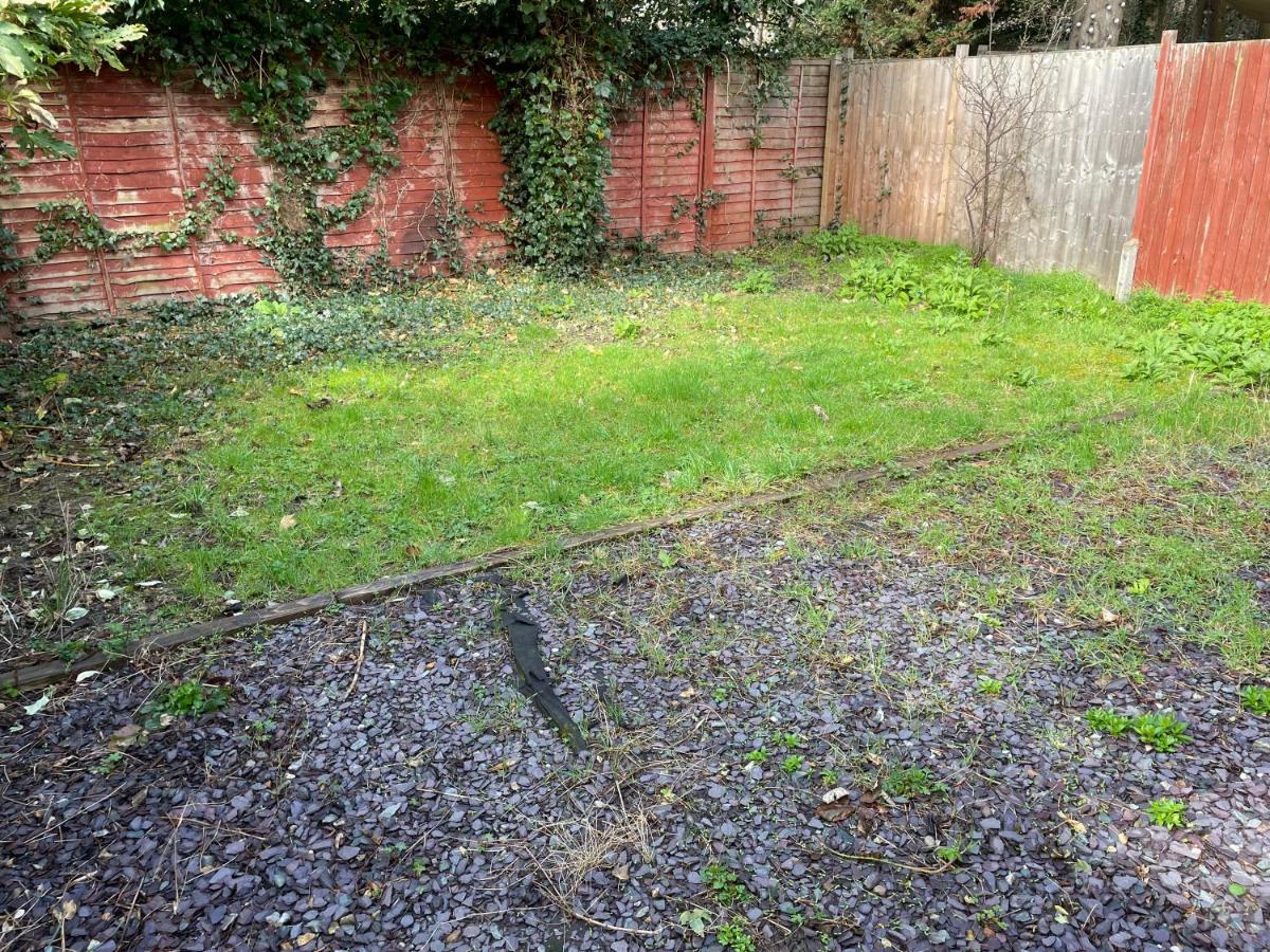 Super Convenient For Central London - Large 2 Double Bed Apartment 30 Seconds Walk To Platform Train Station And 19 Mins To London Waterloo מראה חיצוני תמונה